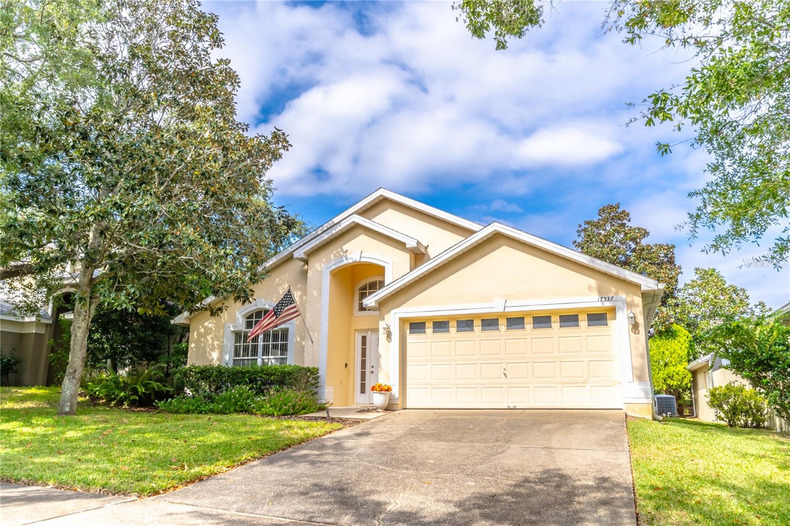 MAGNOLIA POINTE - Residential