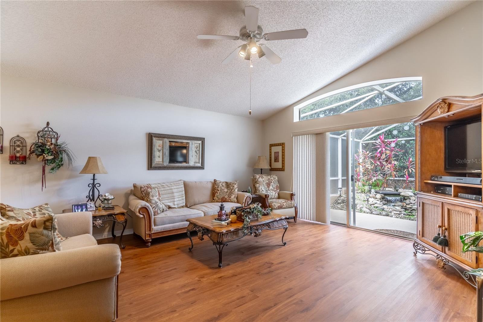 MAGNOLIA POINTE - Residential