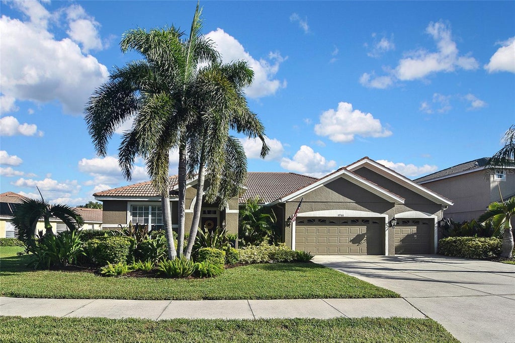 Photo of 1711 Pinyon Pine Drive, Sarasota, FL 34240 (MLS # A4710466)
