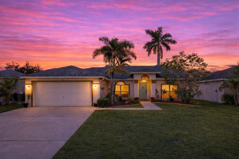 Photo of 11811 Dunster Lane, Parrish, FL 34219 (MLS # A4688517)