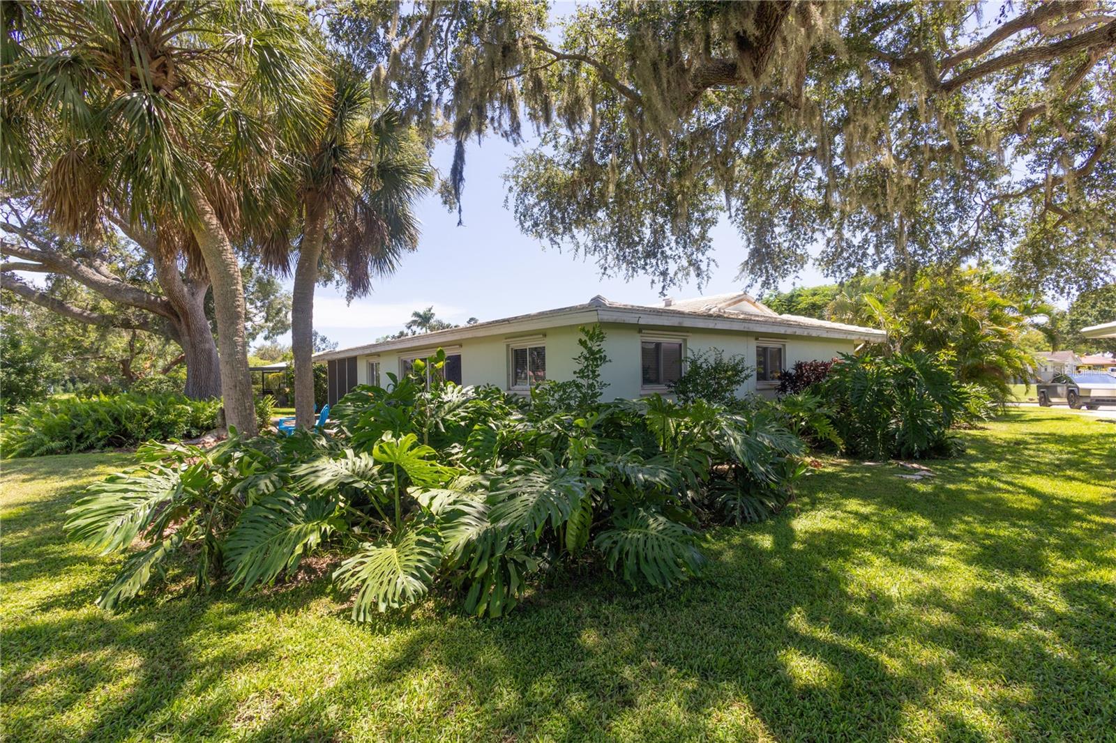 VILLAGE GREEN CLUB ESTATES - Residential