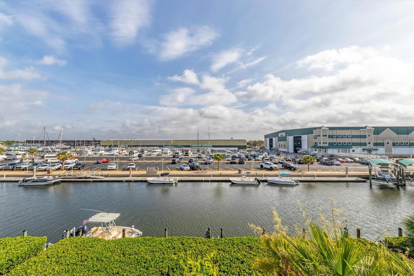 CORAL CREEK ANGLERS CLUB 02 - Residential Lease