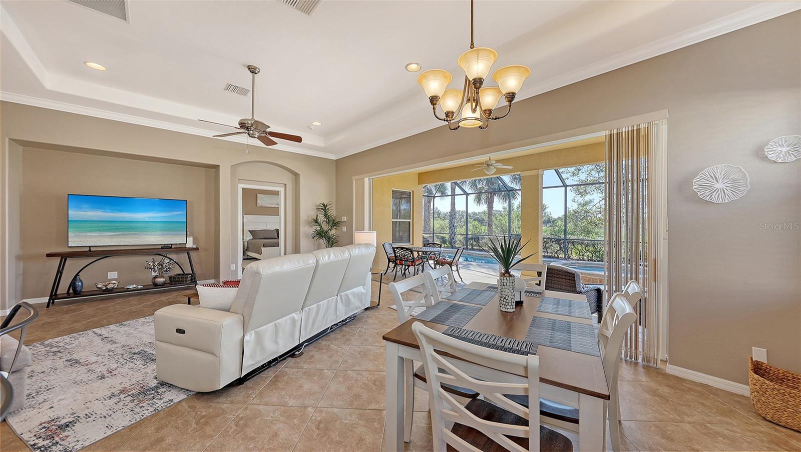 VENETIAN GOLF & RIVER CLUB PHA - Residential Lease