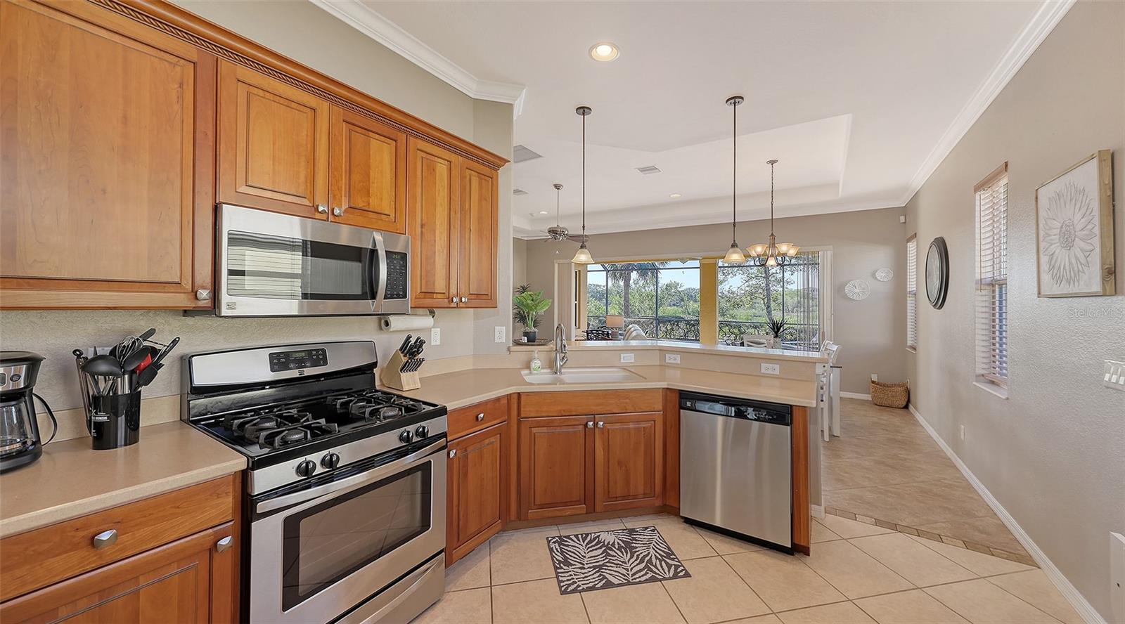 VENETIAN GOLF & RIVER CLUB PHA - Residential Lease
