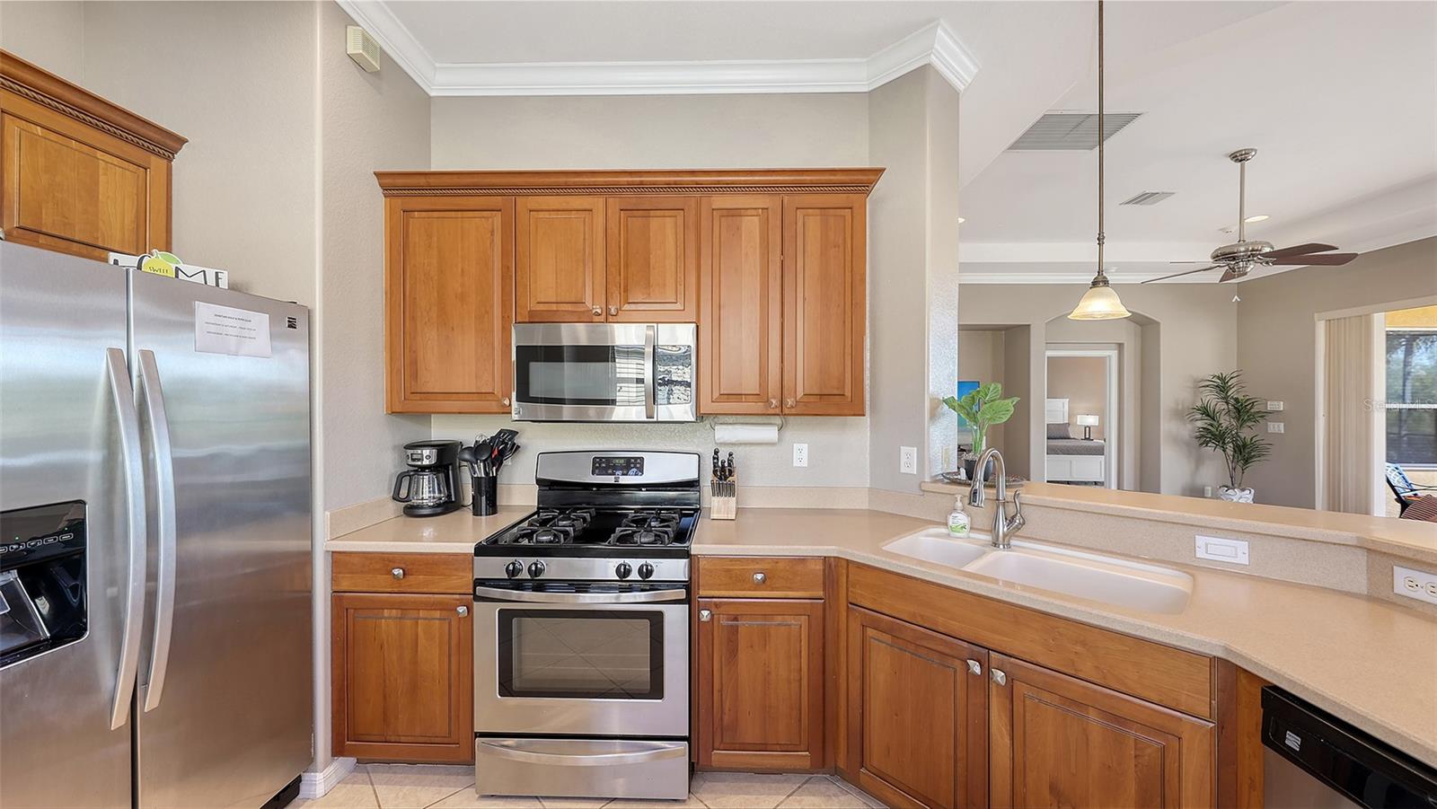 VENETIAN GOLF & RIVER CLUB PHA - Residential Lease
