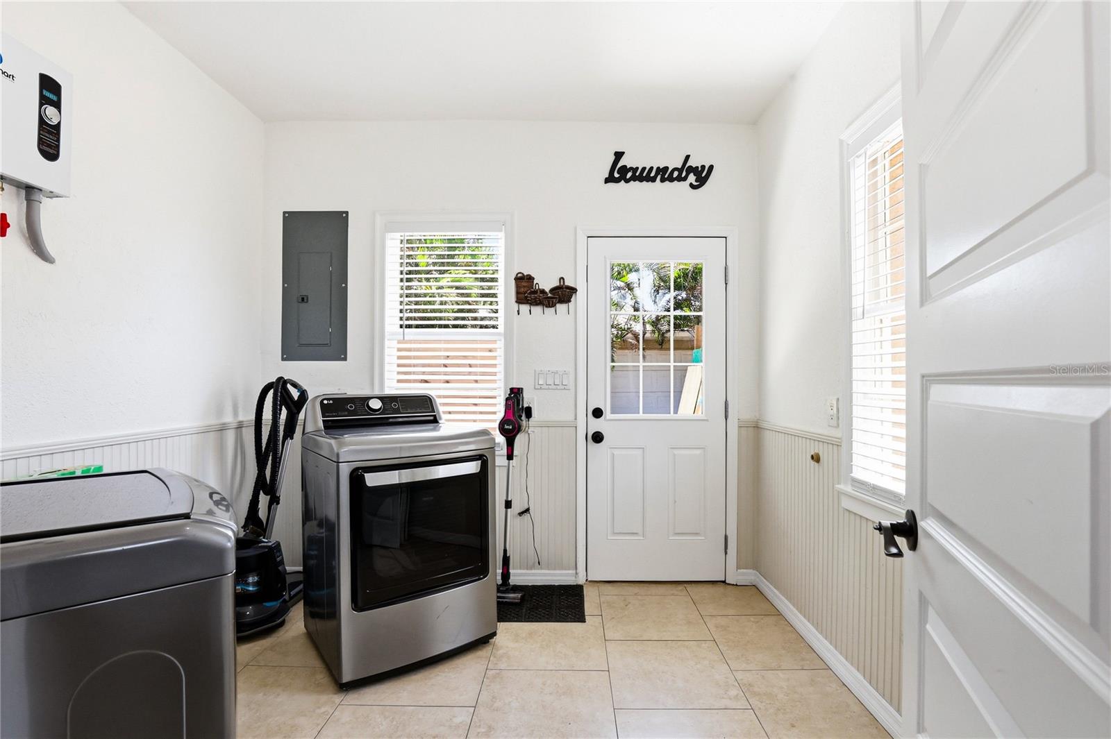 CREST LAKE SUB - Residential