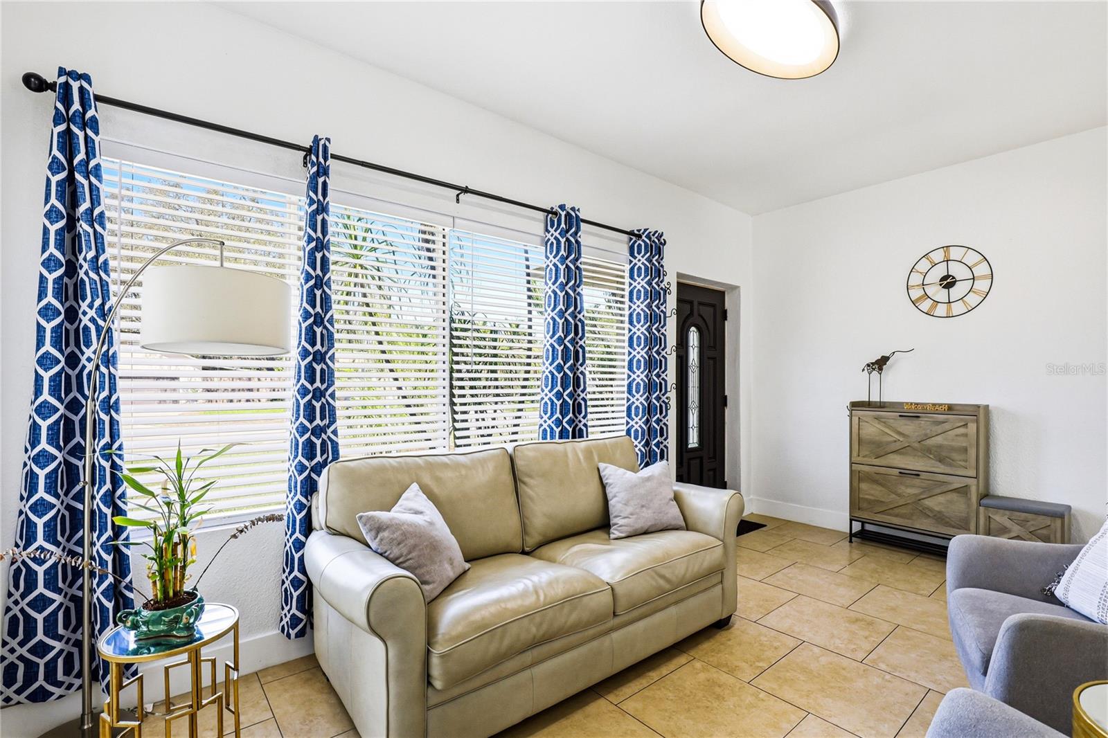 CREST LAKE SUB - Residential