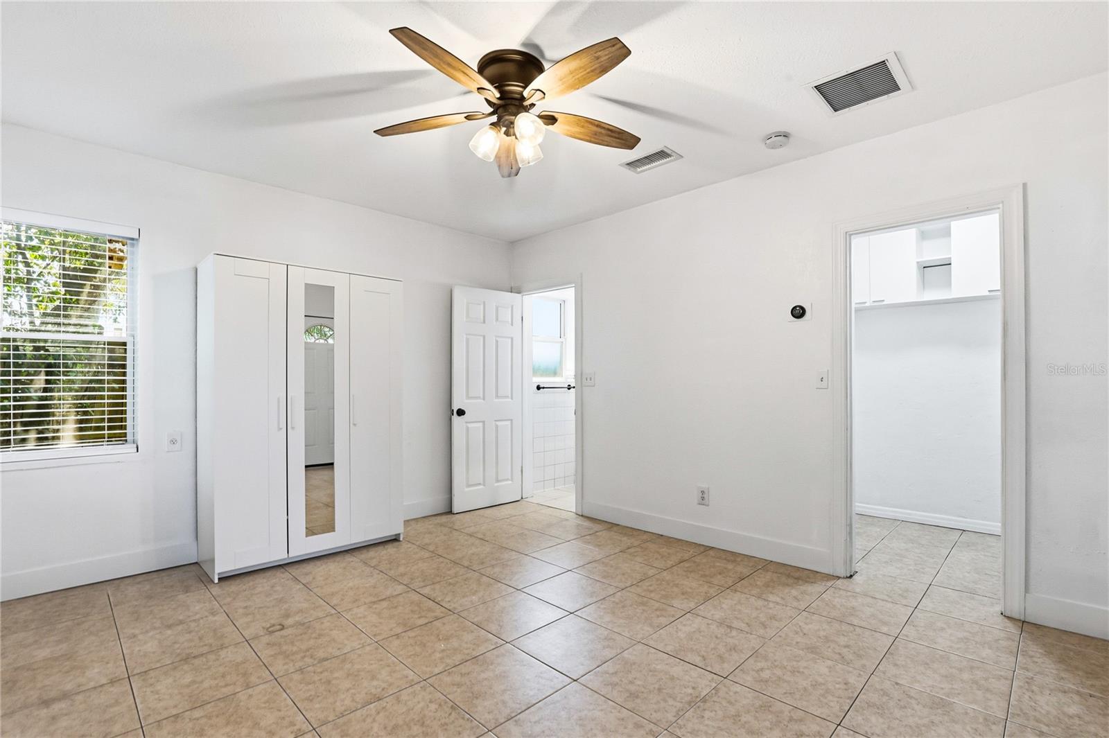 CREST LAKE SUB - Residential