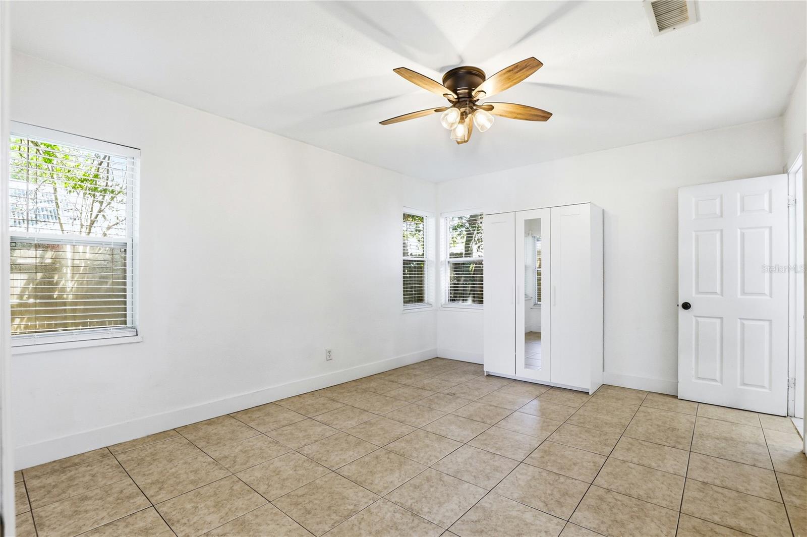 CREST LAKE SUB - Residential