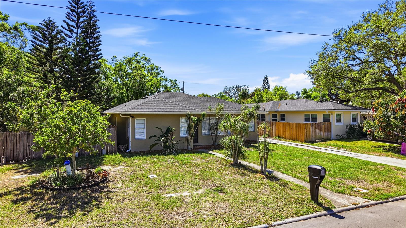 CREST LAKE SUB - Residential