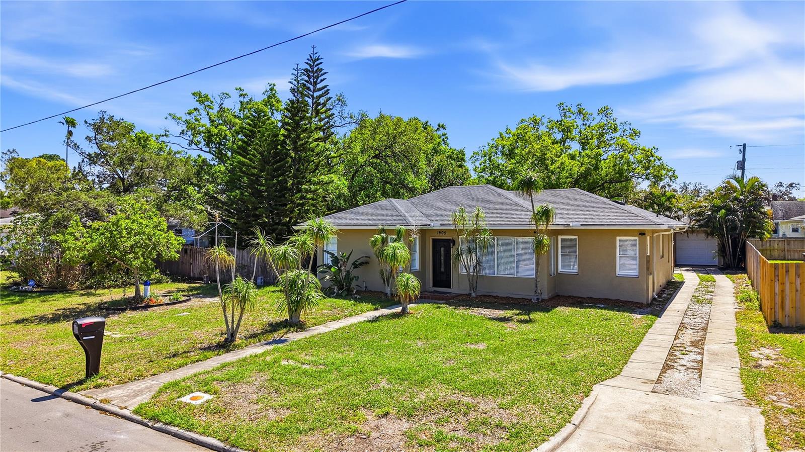 CREST LAKE SUB - Residential