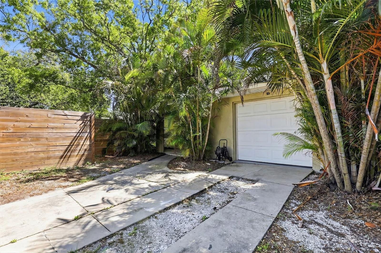 CREST LAKE SUB - Residential