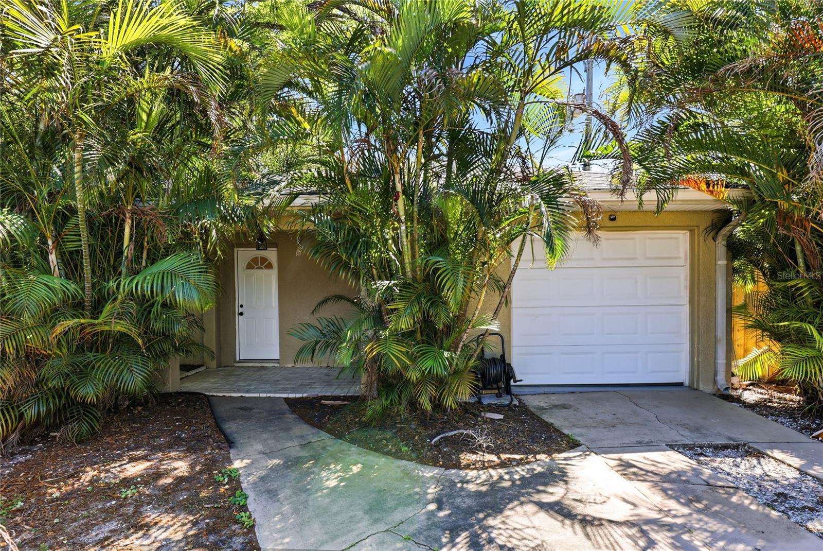 CREST LAKE SUB - Residential