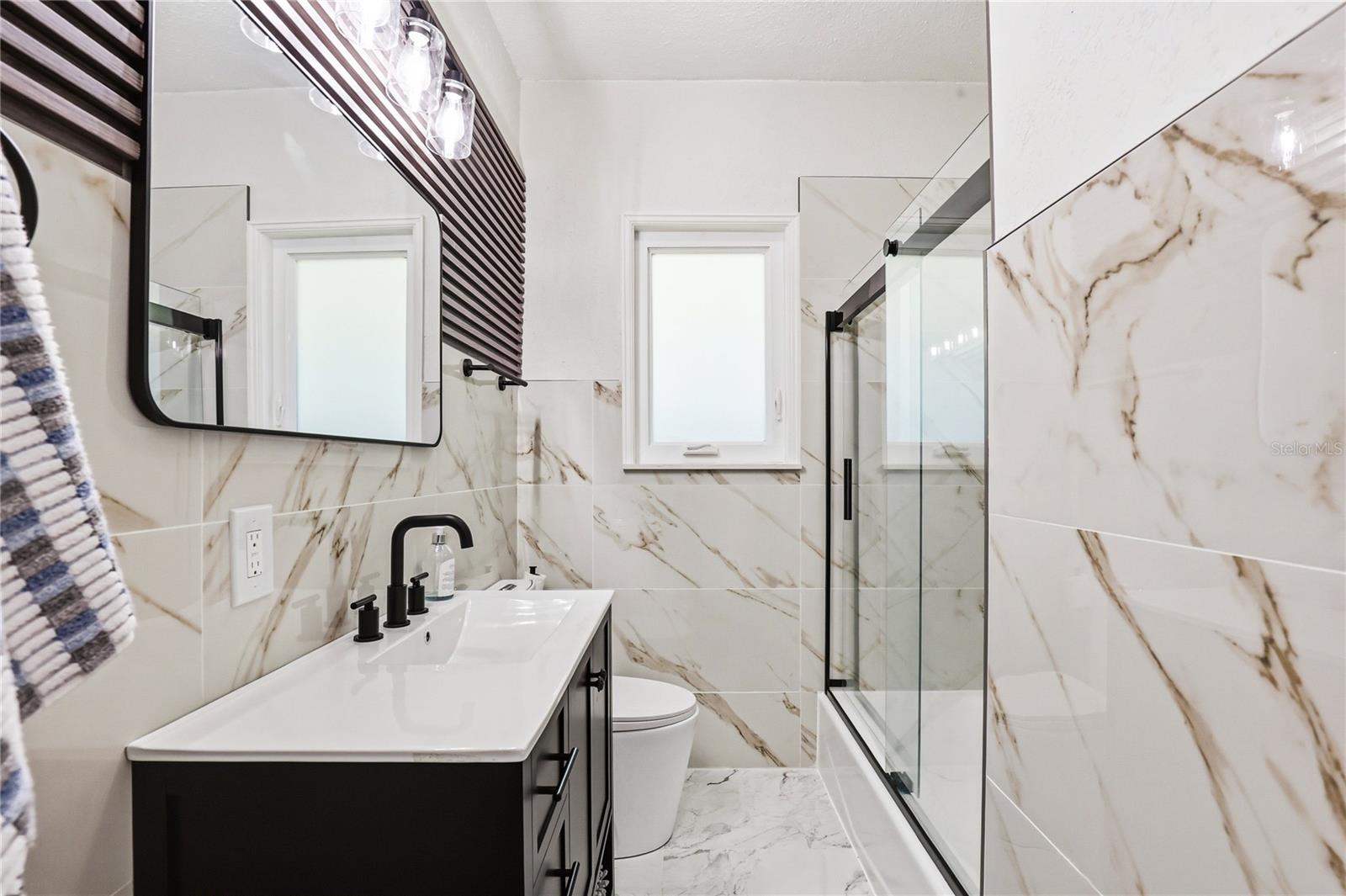 CREST LAKE SUB - Residential