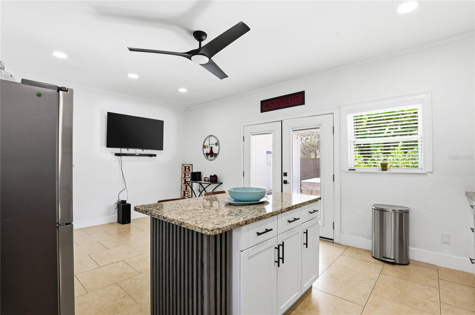 CREST LAKE SUB - Residential