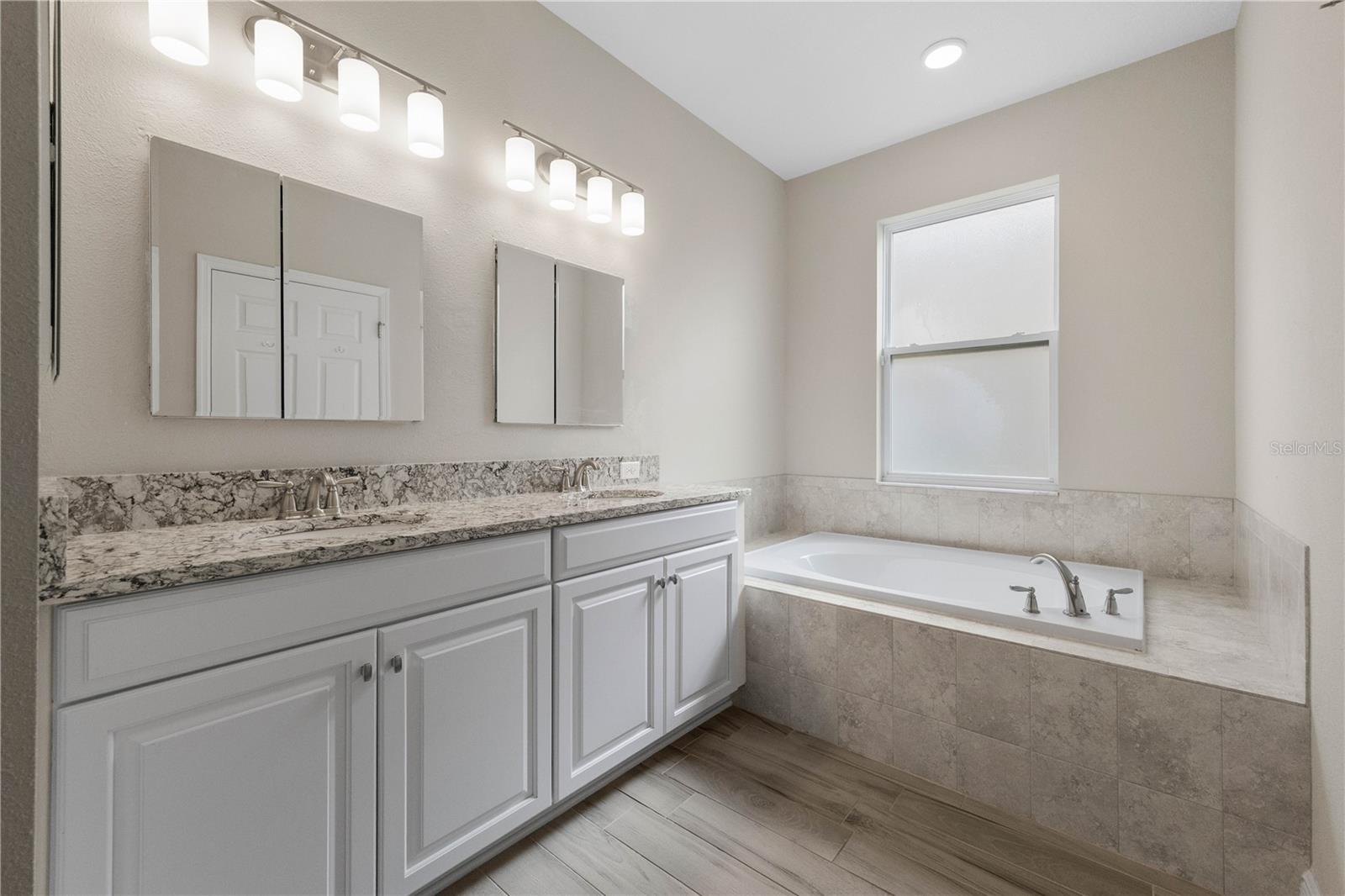 BERRY BAY SUB - Residential