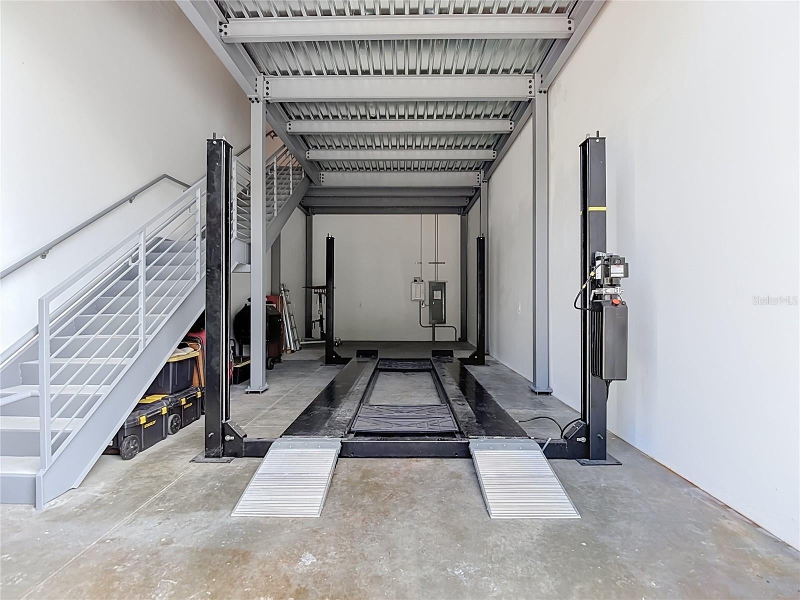 6500 MOTOR ENCLAVE WAY 1011