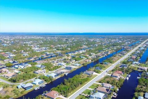 A home in PORT CHARLOTTE