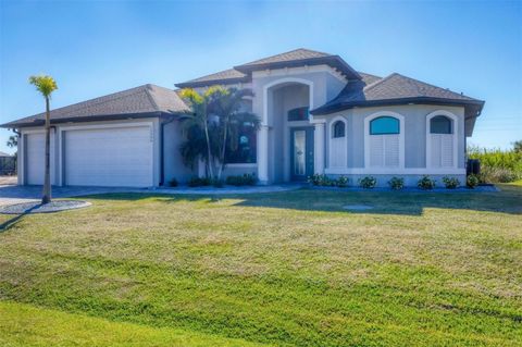 A home in PORT CHARLOTTE