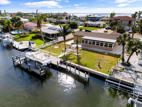 A home in PALMETTO