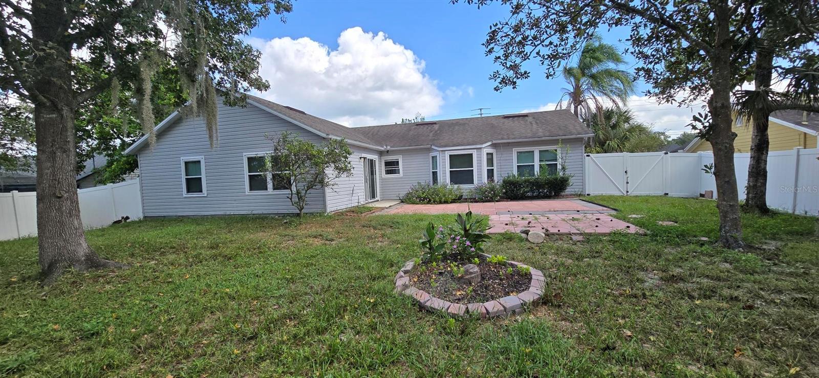 DELTONA LAKES UNIT 40 - Residential Lease