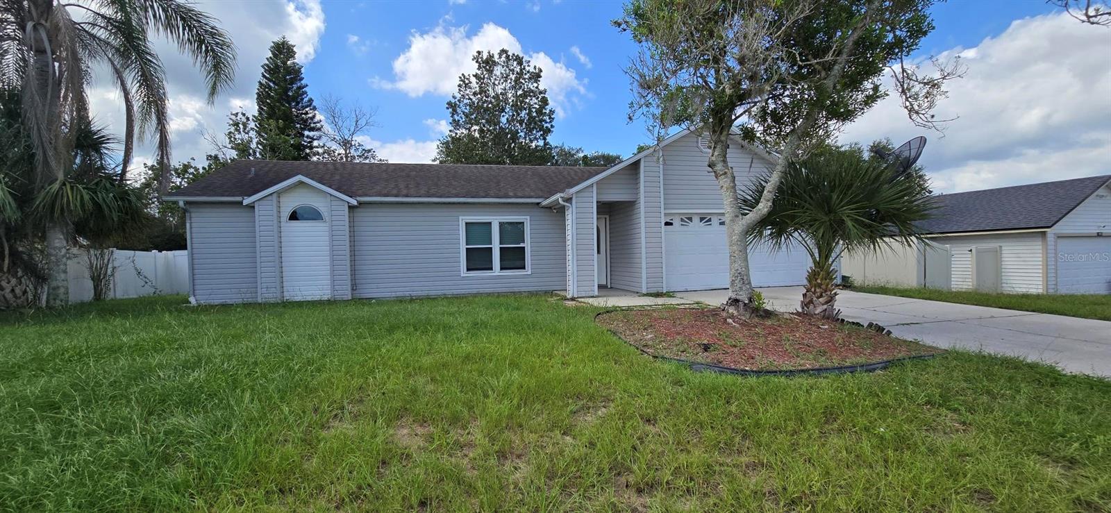 DELTONA LAKES UNIT 40 - Residential Lease