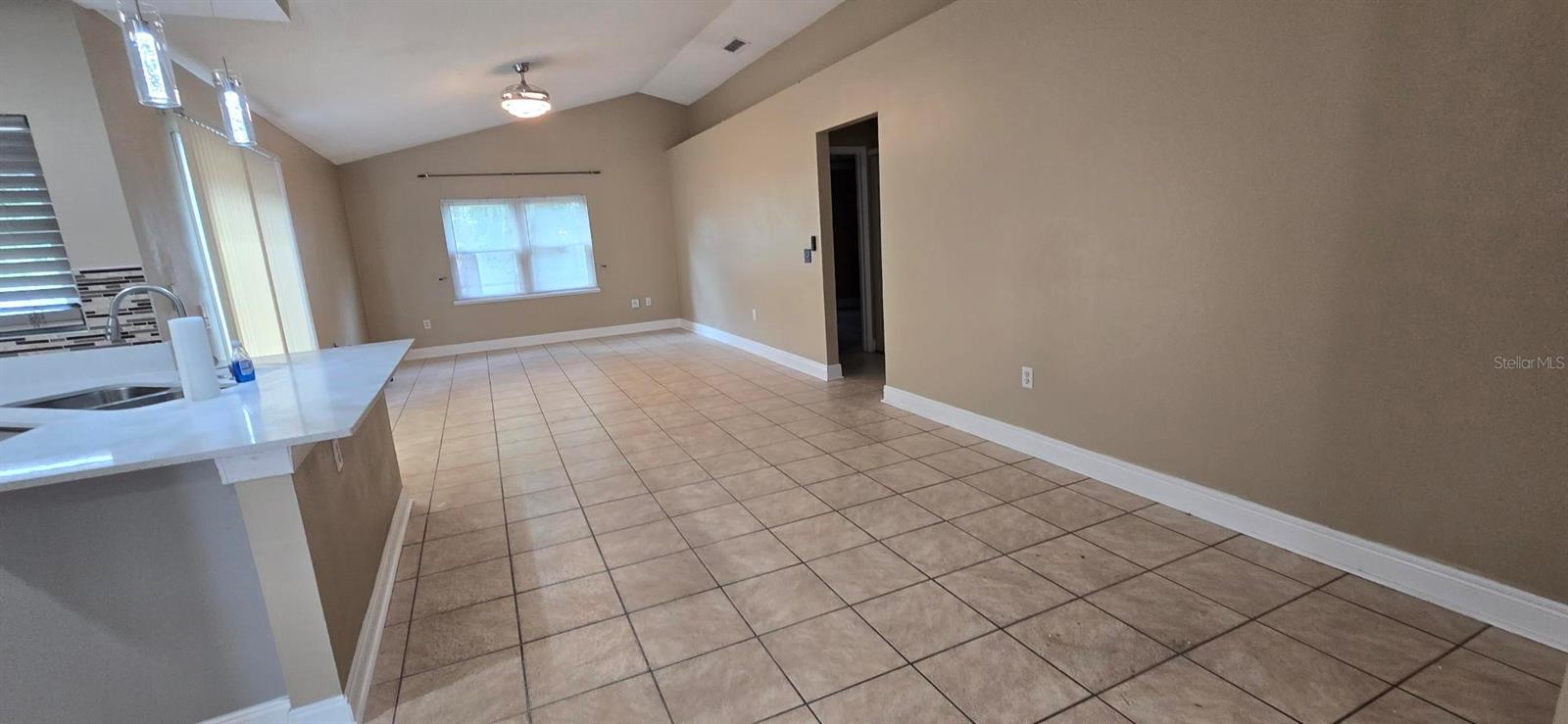 DELTONA LAKES UNIT 40 - Residential Lease