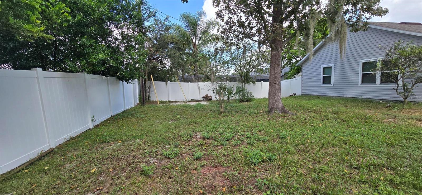 DELTONA LAKES UNIT 40 - Residential Lease
