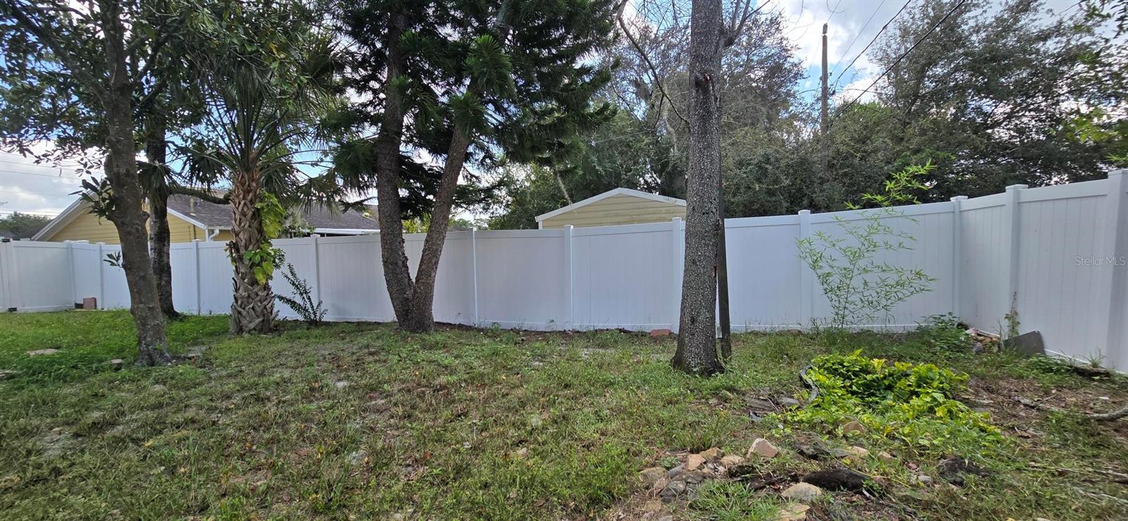 DELTONA LAKES UNIT 40 - Residential Lease