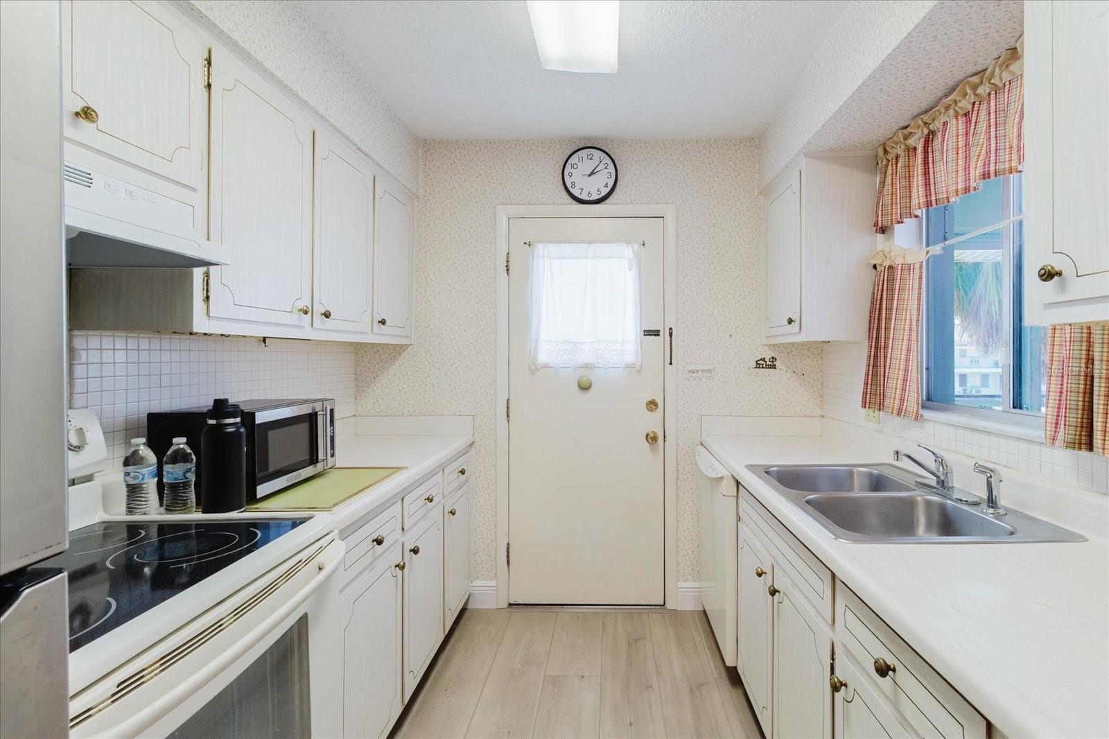 SHELLEY GARDENS 3 CONDO - Residential