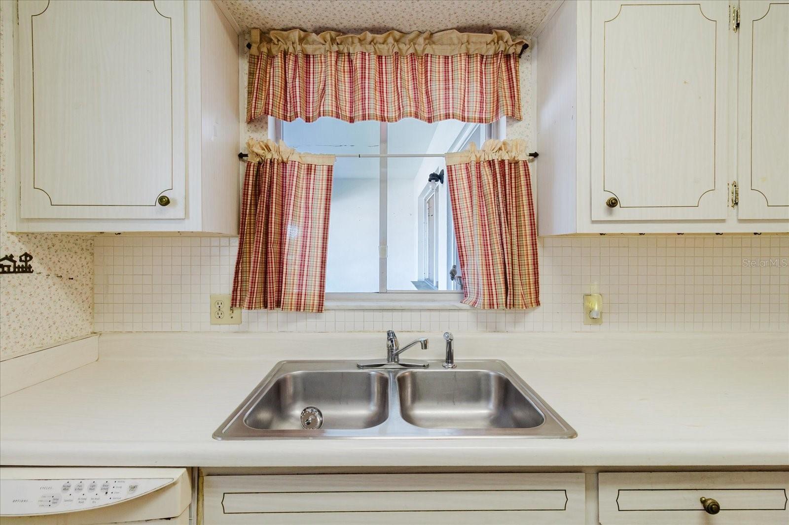 SHELLEY GARDENS 3 CONDO - Residential