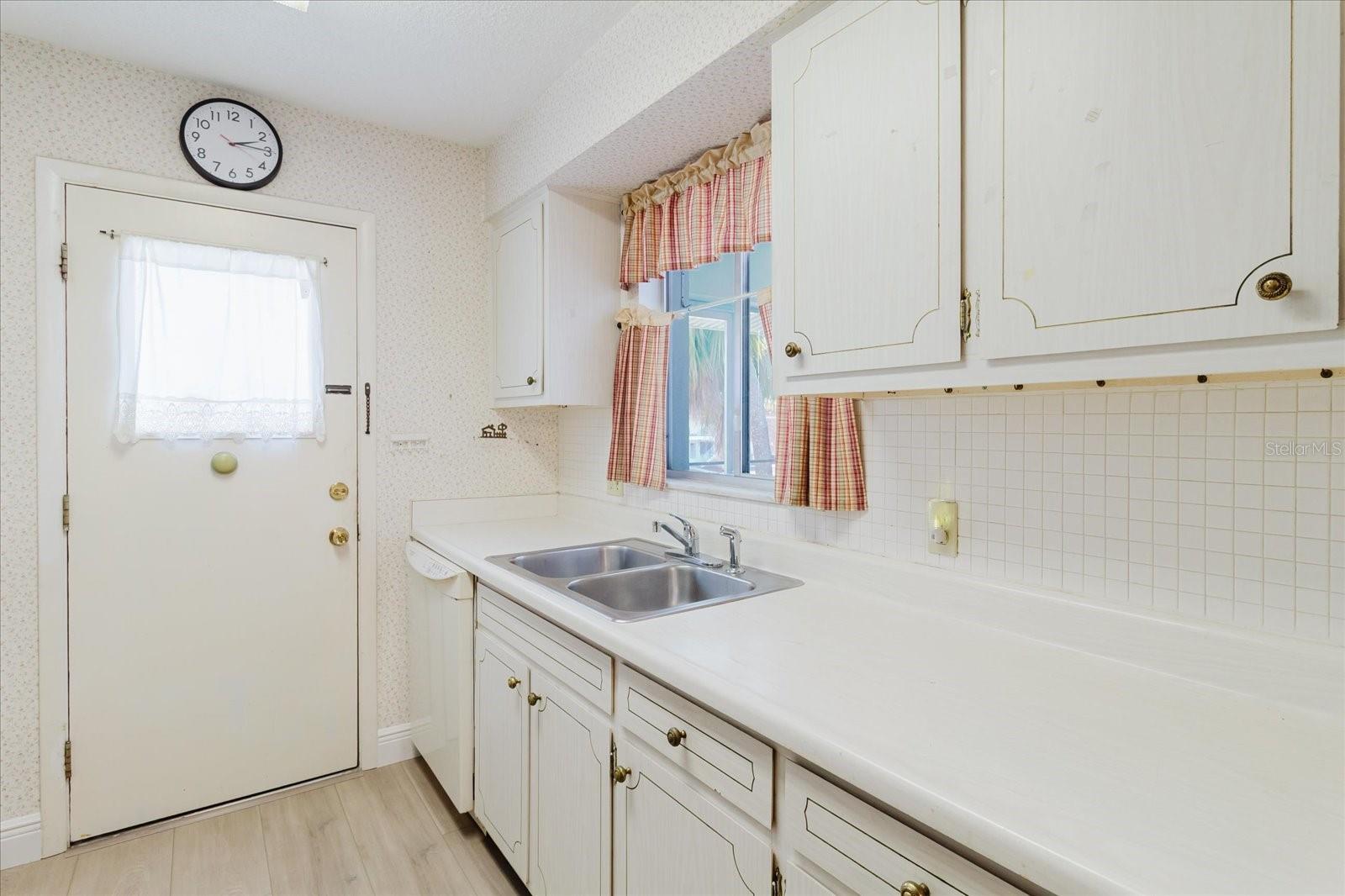 SHELLEY GARDENS 3 CONDO - Residential