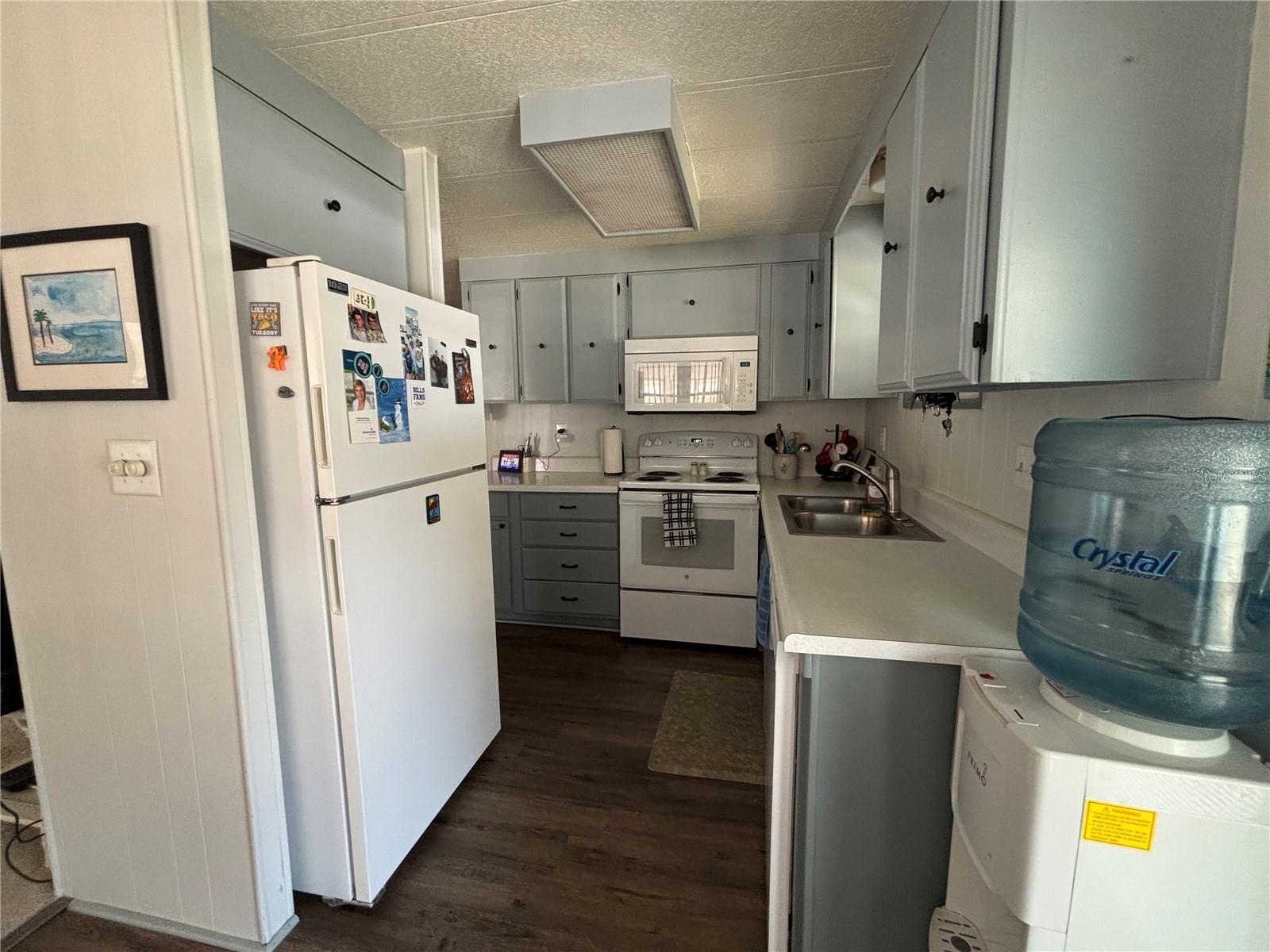 ZELLWOOD STATION - Residential