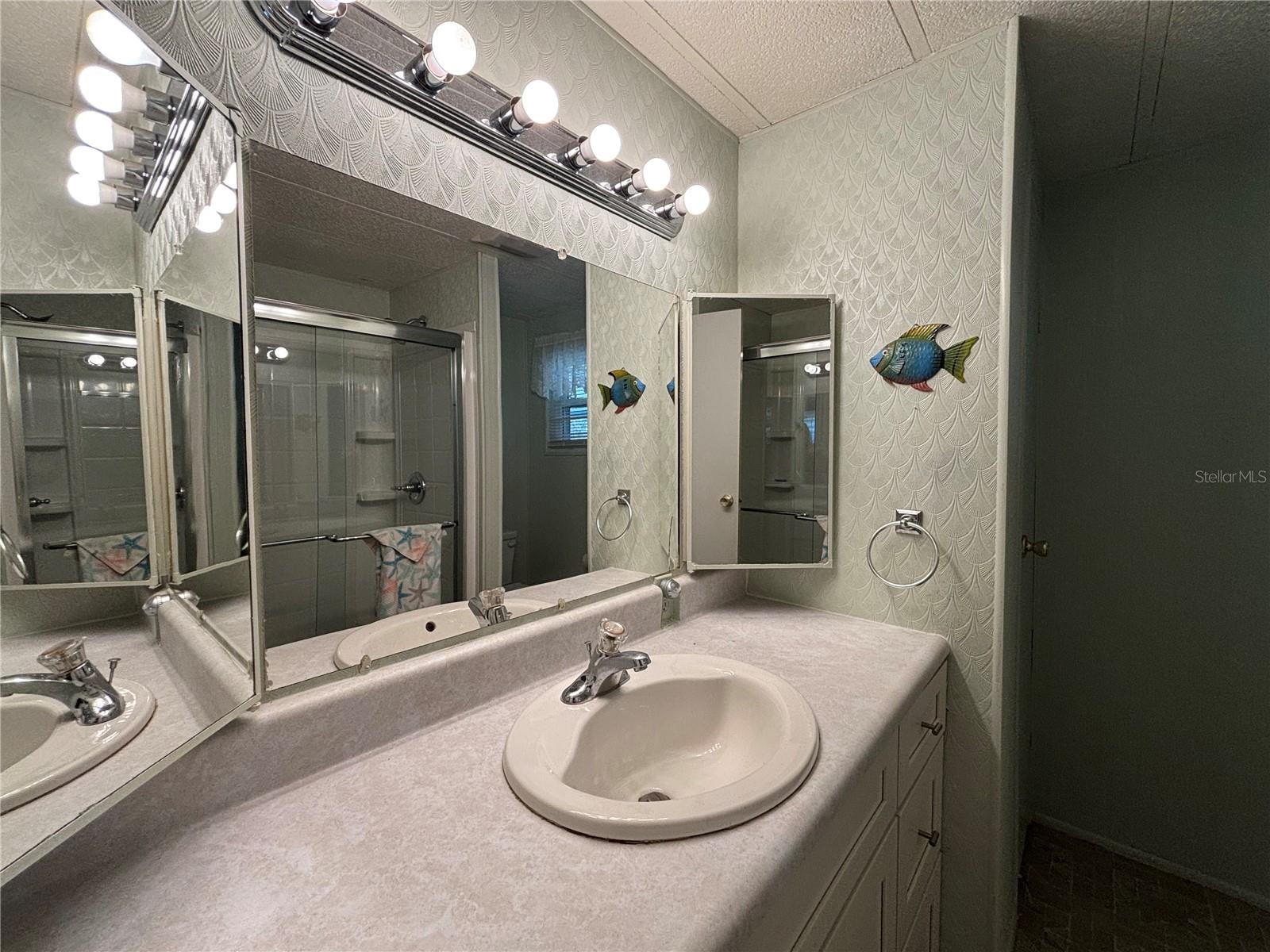 ZELLWOOD STATION - Residential