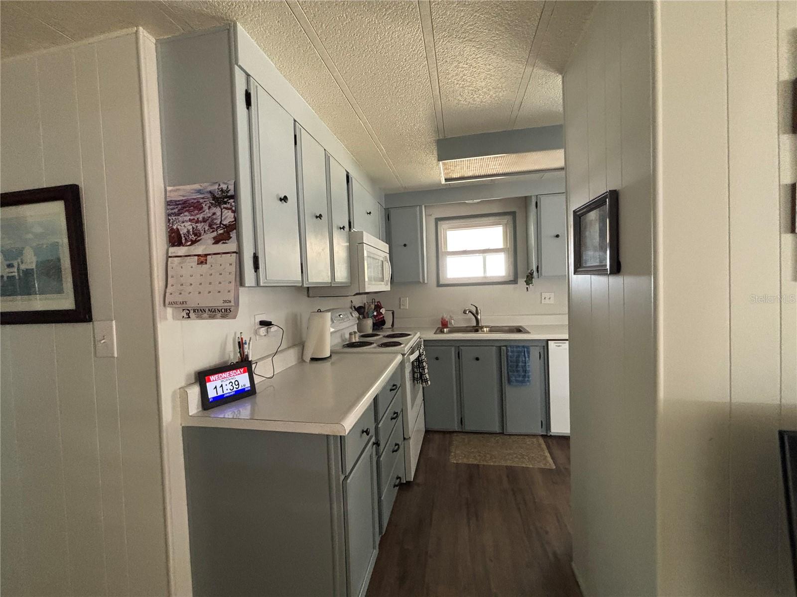 ZELLWOOD STATION - Residential