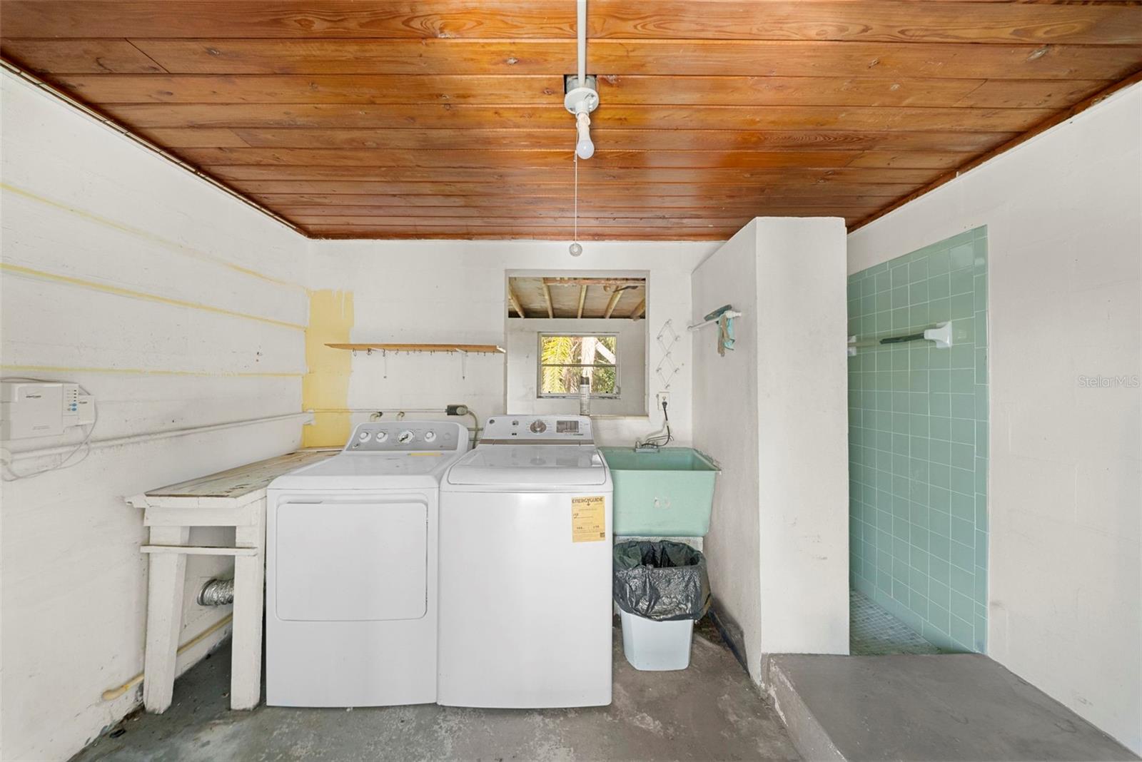 JENNABELLE LANE - Residential