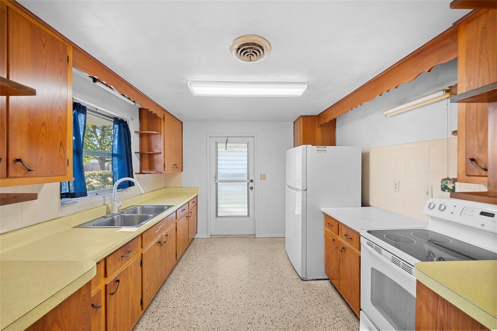 JENNABELLE LANE - Residential