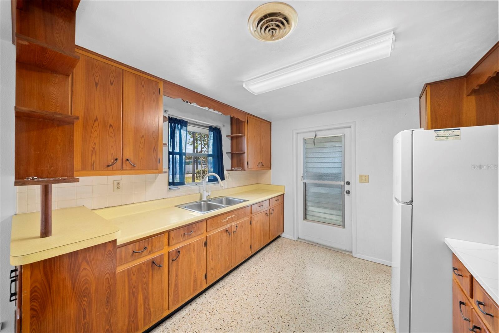 JENNABELLE LANE - Residential