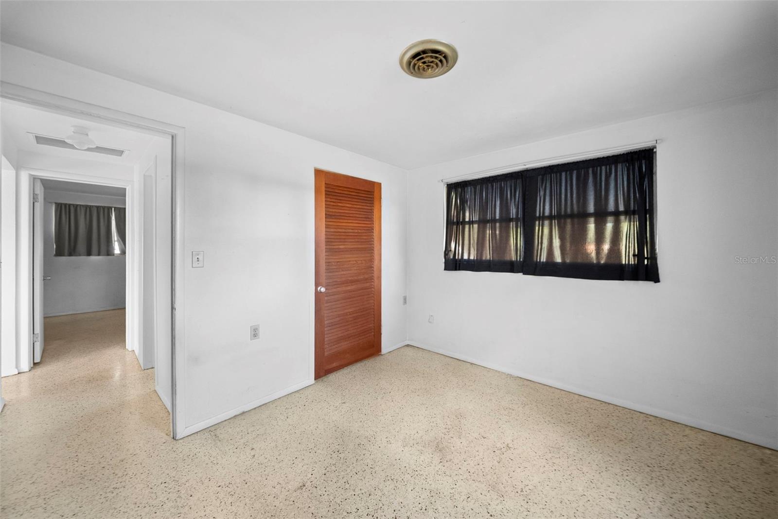 JENNABELLE LANE - Residential