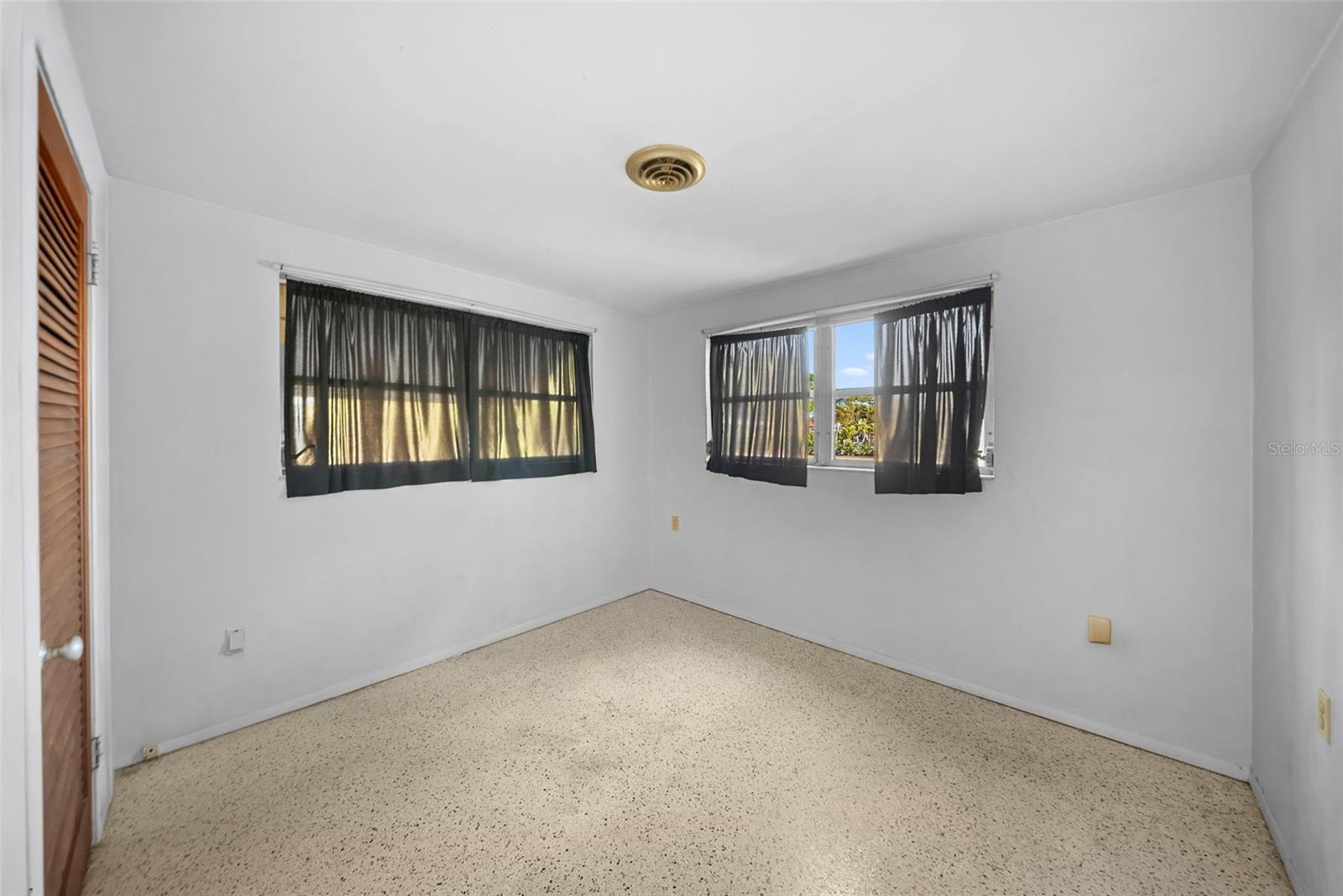 JENNABELLE LANE - Residential