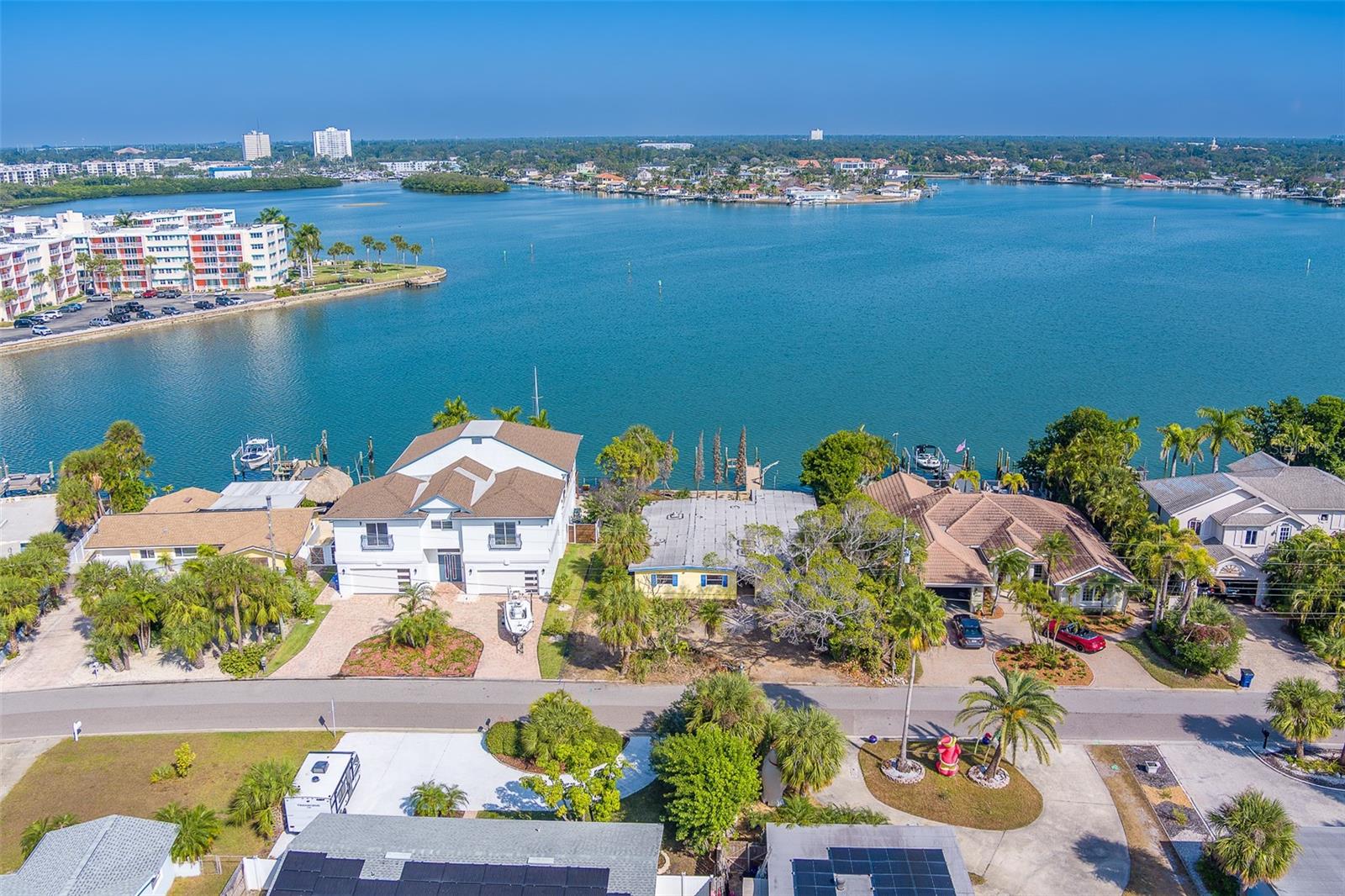 PASADENA ISLE - Residential