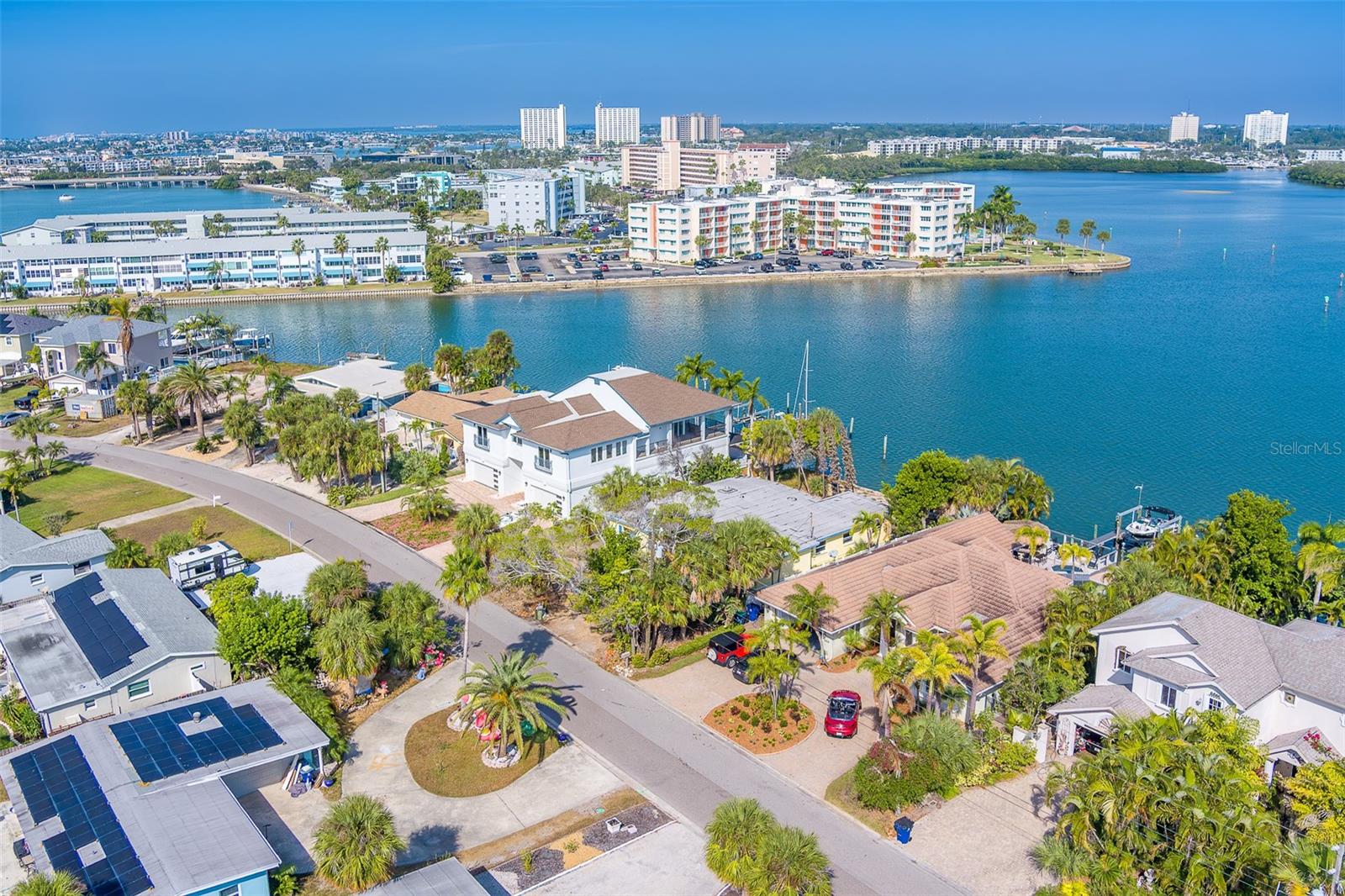 PASADENA ISLE - Residential