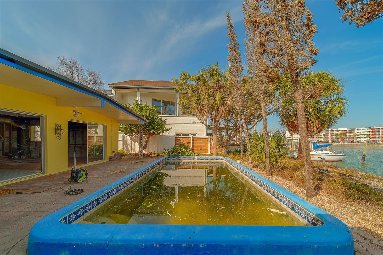 PASADENA ISLE - Residential