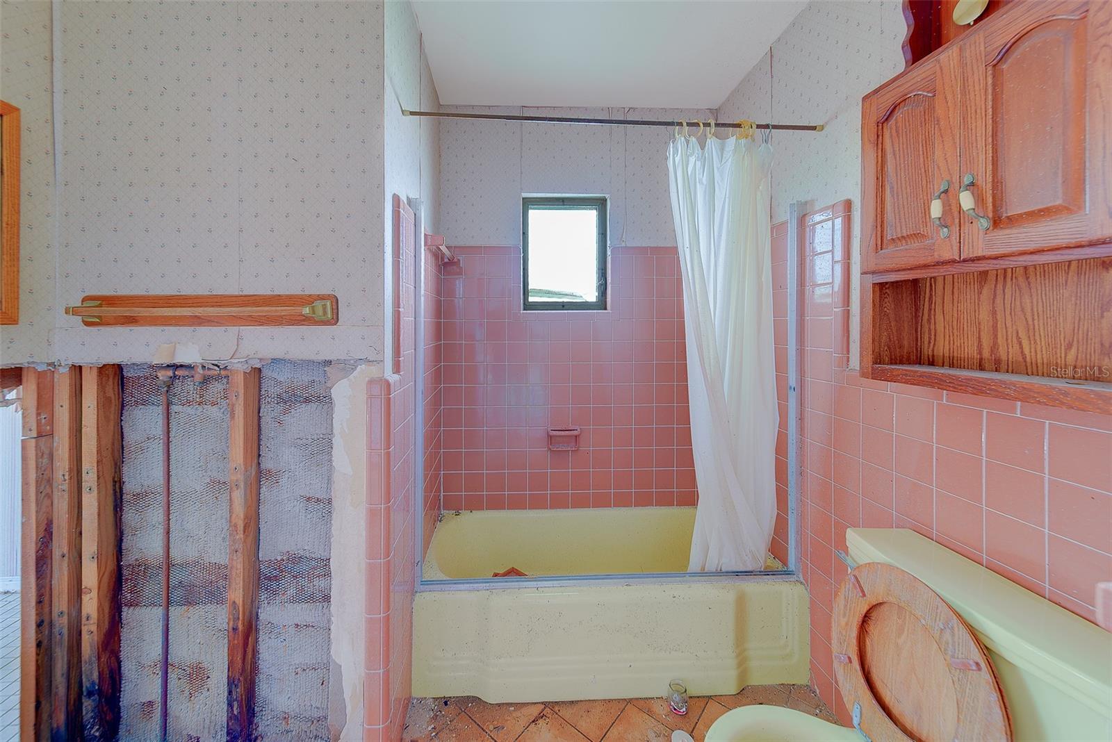 PASADENA ISLE - Residential