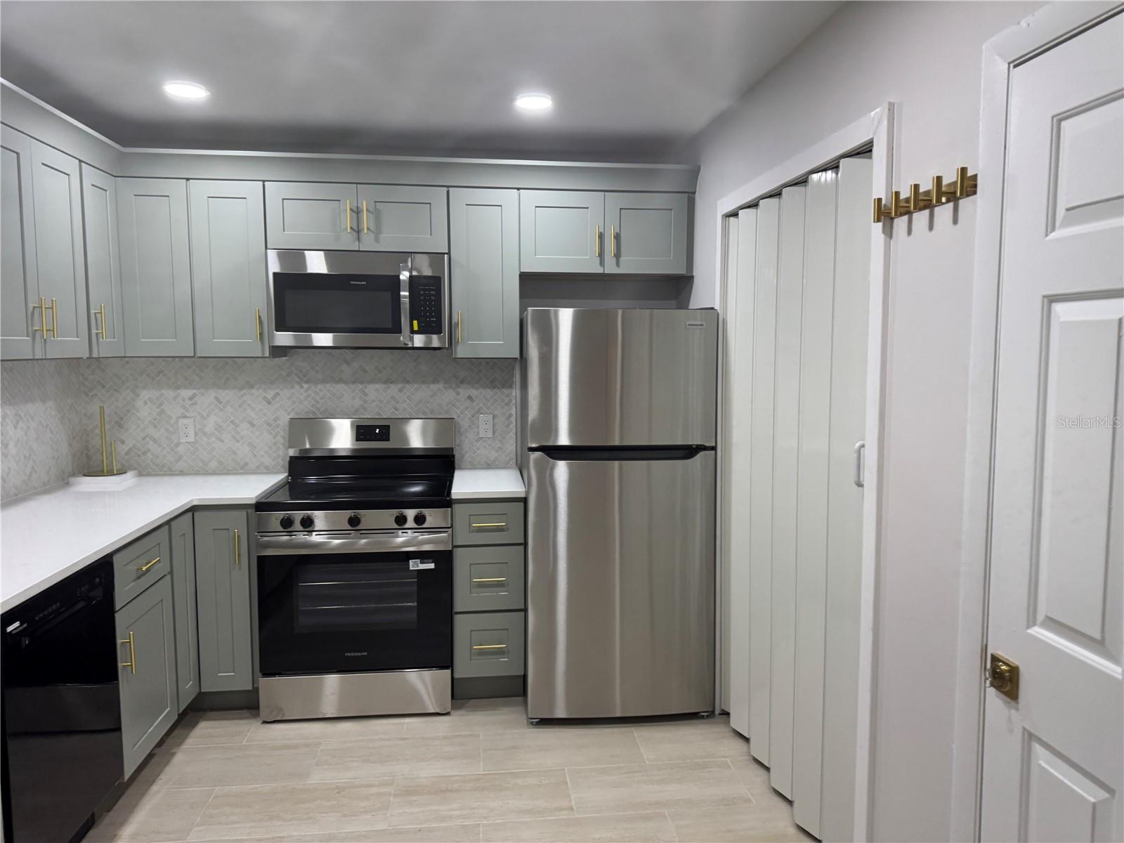 WINDTREE GARDENS CONDO PH 04 - Residential