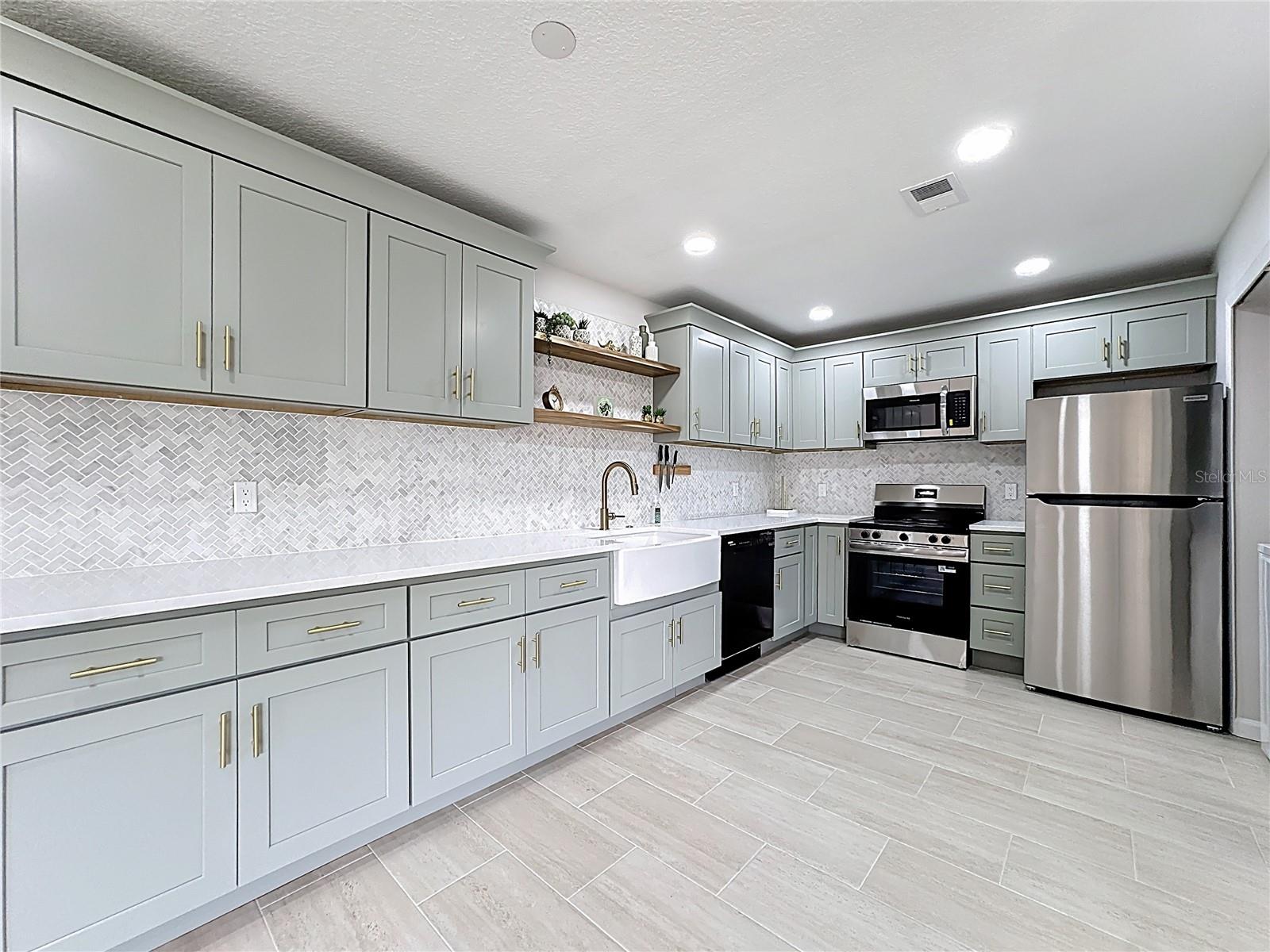 WINDTREE GARDENS CONDO PH 04 - Residential