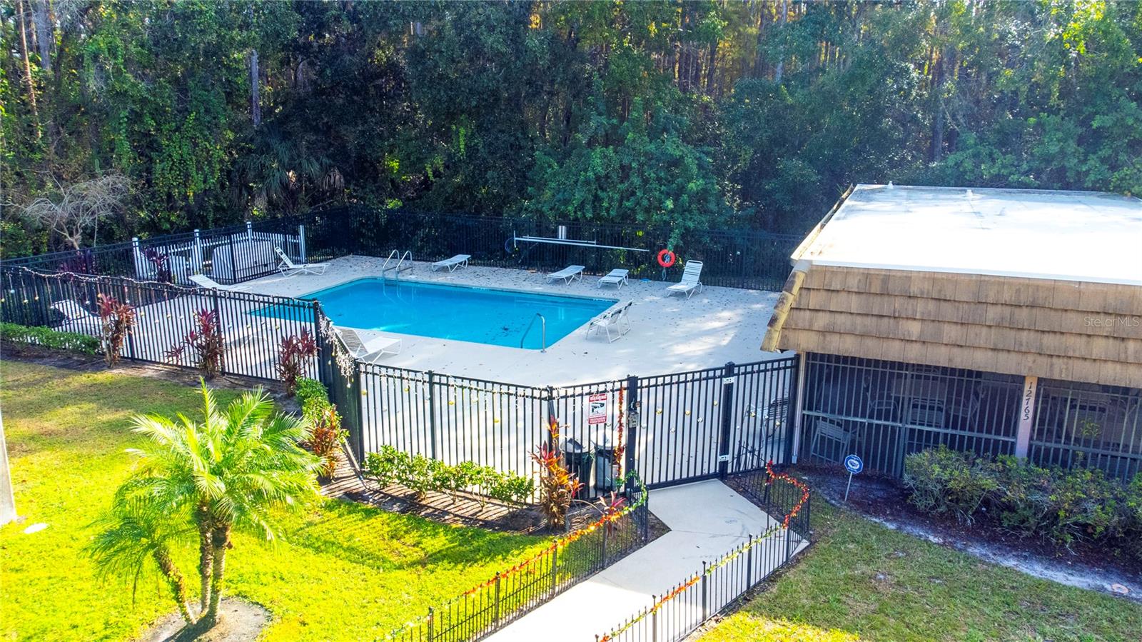 TOWNHOMES OF COUNTRY RUN PH - Residential