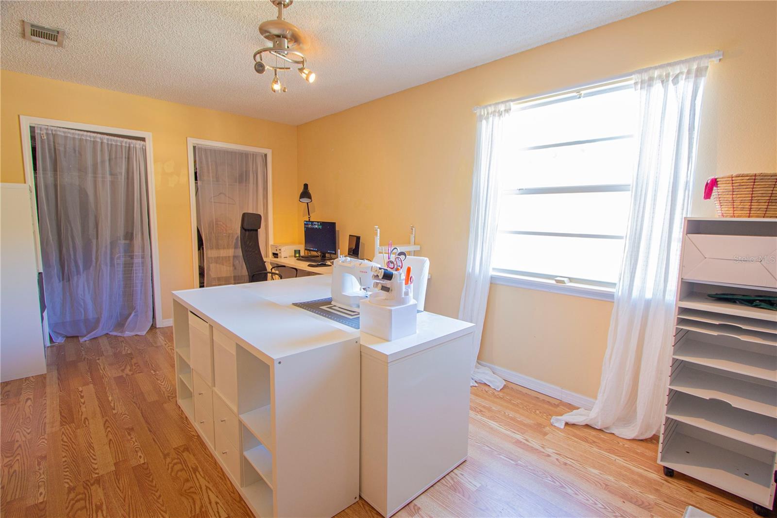 TOWNHOMES OF COUNTRY RUN PH - Residential