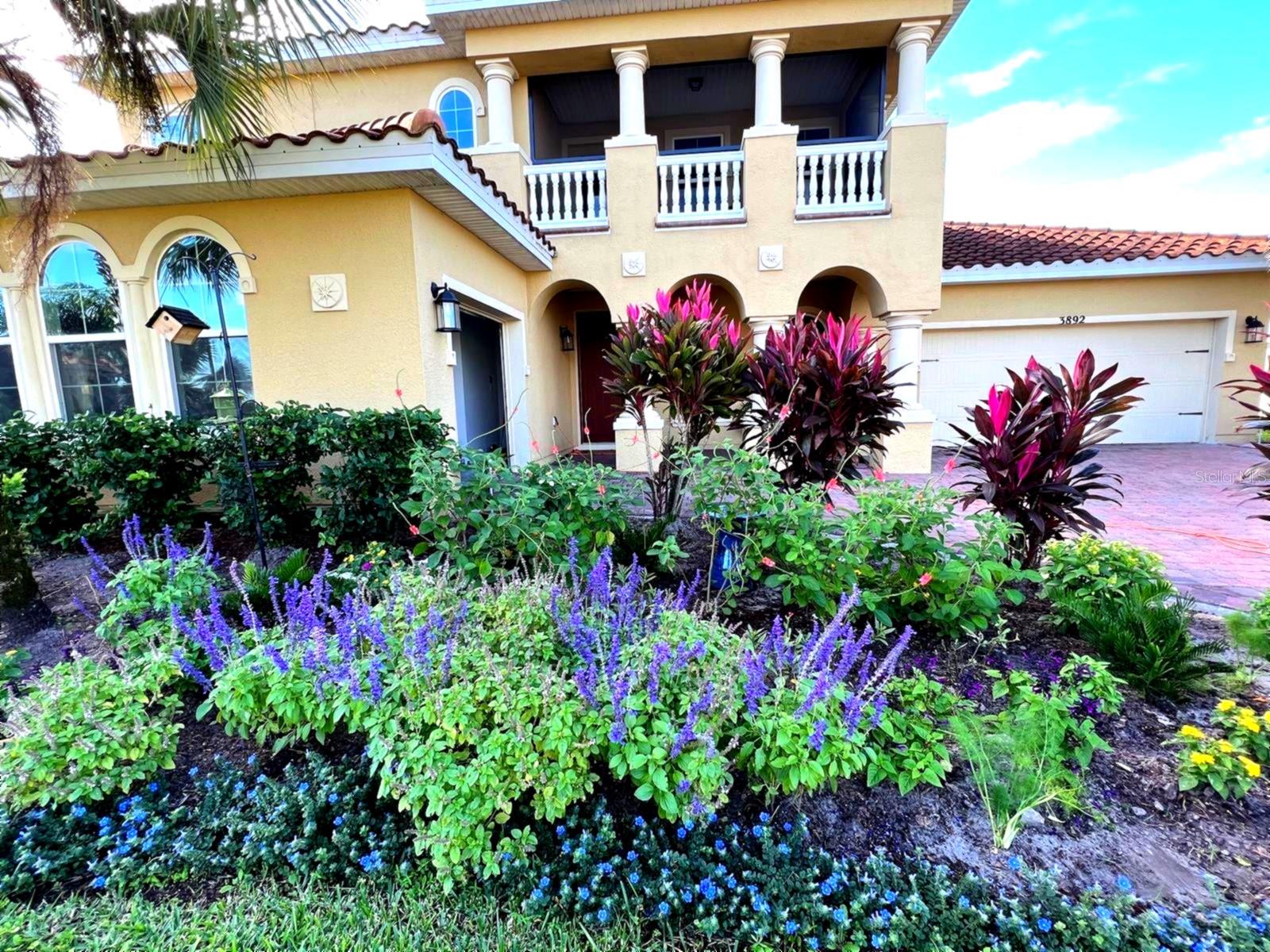 3892 GOLDEN KNOT DRIVE