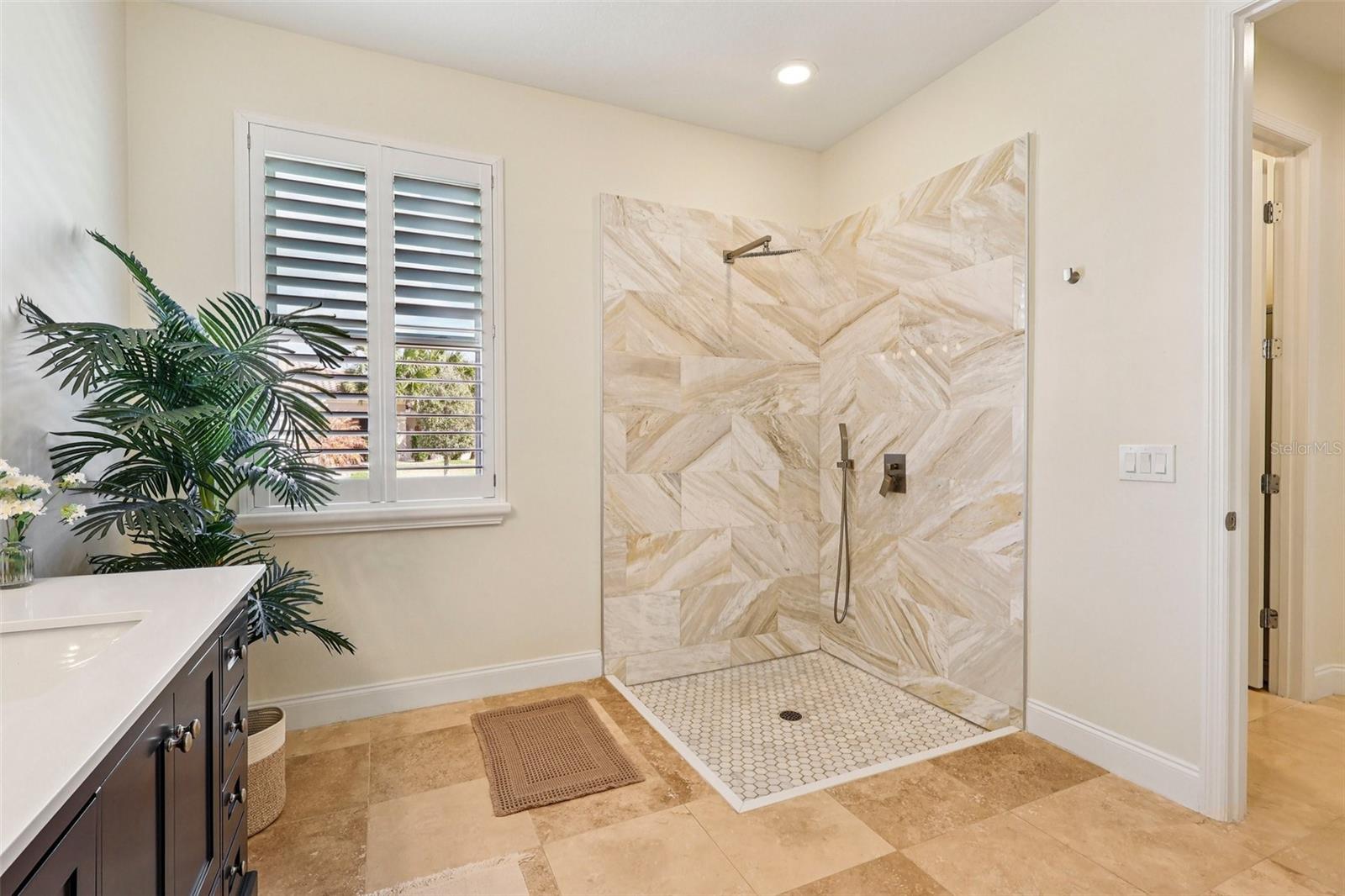 BELLALAGO PH 7L - Residential